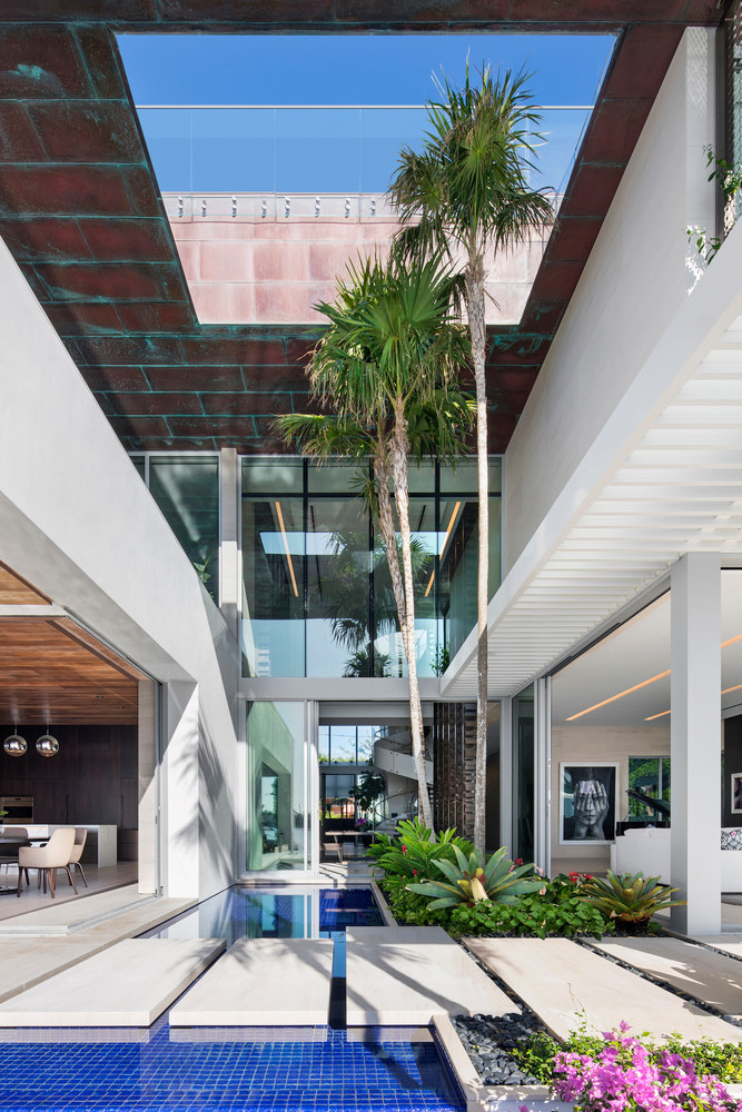 Bên trong biệt thự có cầu thang xoắn cực sang chảnh - Hình 3 Ben trong biet thu co cau thang xoan cuc sang chanh-Hinh-3