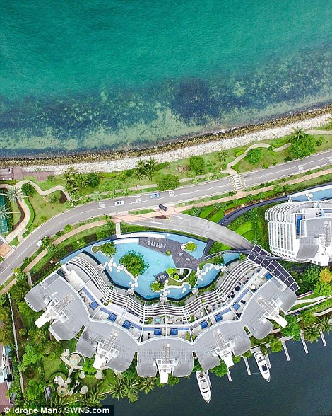 Khu nhà ở siêu sang của thành phố nhìn từ trên cao thật giống một vỏ sò ở biển.