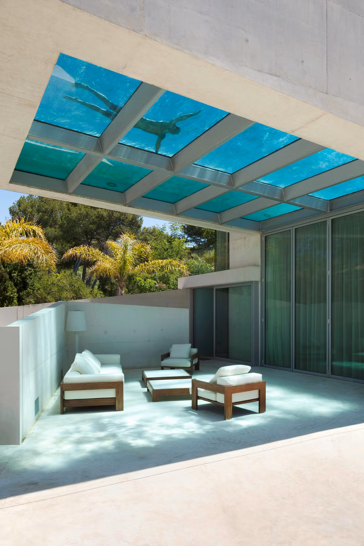 Biet thu hien dai voi be boi co day bang kinh tren mai nha-Hinh-6