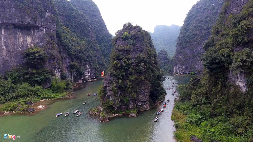 Không chỉ lấy bối cảnh tại "Đảo đầu lâu", nhiều ngọn núi nằm liền kề cũng được đưa vào phim Kong: Skull Island.