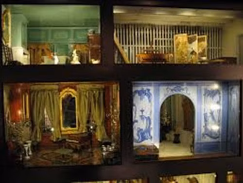 Theo người phụ trách của một bảo tàng, Astolat là một trong những cấu trúc thu nhỏ nhất thế giới nhưng lại có sự kết hợp hiếm hoi của các tác phẩm điêu khắc, nghệ thuật, kỹ thuật và tất cả các chi tiết đều tồn tại ngoài đời thực. Đó là một thành công lớn trong xây dựng mà bất cứ ai nhìn thấy cũng sẽ thốt không nên lời.