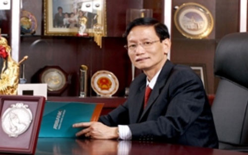 Trong lĩnh vực tài chính, ông Tiền và Geleximco là cổ đông chính của Ngân hàng An Bình (ABBank) đồng thời đầu tư vào một loạt tổ chức tài chính khác như Chứng khoán Anh Bình (ABS), Quản lý quỹ An Bình (ABF) và Bảo hiểm Hàng không.