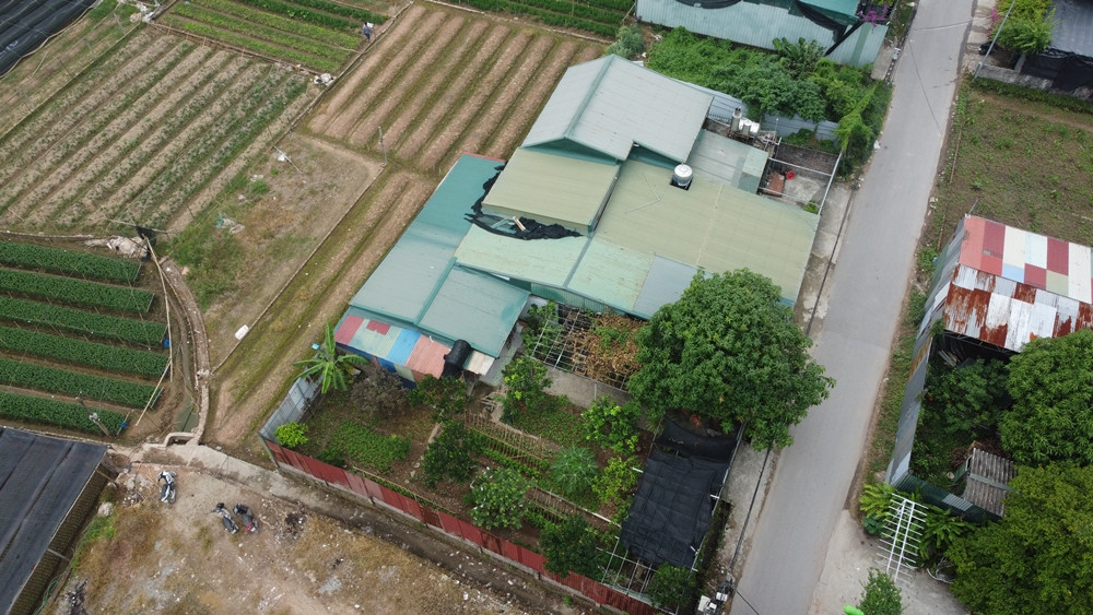 Động thái này của phường Tây Tựu diễn ra khi Báo Tri thức và Cuộc sống nêu phản ánh của bạn đọc, về tình trạng nhiều công trình xây dựng trên đất nông nghiệp, vi phạm TTXD trên địa bàn phường Tây Tựu. Sau đó, UBND TP Hà Nội có chuyển nội dung này đến UBND quận Bắc Từ Liêm để chủ trì, phối hợp với các đơn vị liên quan tham mưu xử lý theo đúng quy định.