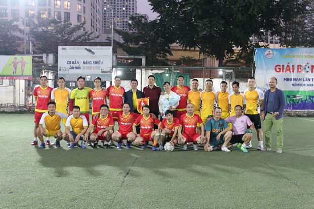 Sap khoi tranh giai bong da Cup Phong vien Thoi su lan III