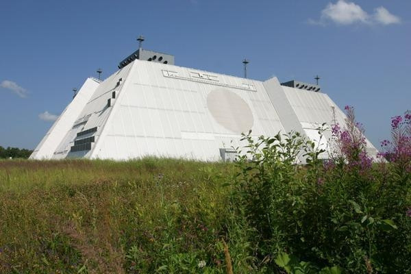 Cùng với khả năng xử lý kỹ thuật số các tín hiệu và thông tin, Don-2N còn có kênh điều khiển tên lửa chống tên lửa và một loạt các tín hiệu thăm dò, khiến nó có thể hoạt động trong nhiều chế độ. Thậm chí, Don-2N còn có thể quét các vật thể nhỏ trên không gian có kích thước chỉ vài cm.