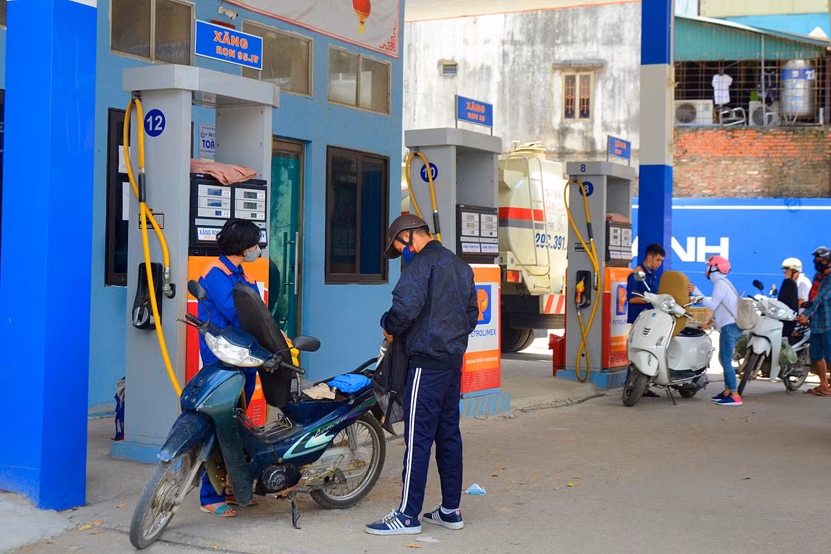 Ngay trong sách hướng dẫn sử dụng, các nhà sản xuất cũng khuyến cáo việc sử dụng xăng không đúng như chỉ định (từ A95 trở lên) sẽ khiến động cơ không đạt công suất tốt nhất, cũng như mức tiêu thụ nhiên liệu sẽ thay đổi.