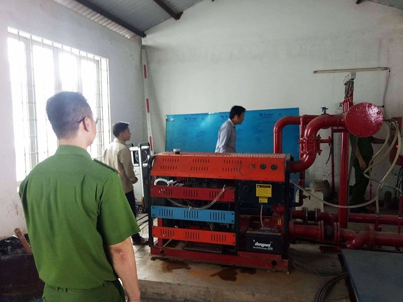 Chung cư này có tổng 152 căn hộ được đưa vào hoạt động từ tháng 7/2011, thế nhưng đến nay vẫn còn nhiều lỗi vi phạm. Ảnh: PLO.