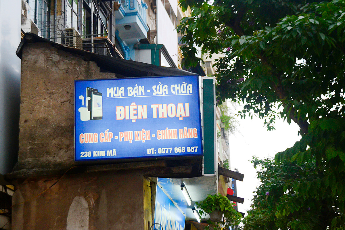 Cụ thể, thành phố chấp thuận về nguyên tắc đề xuất của Sở Xây dựng, lập hồ sơ thu hồi phục vụ mục đích công cộng đối với các trường hợp nhà đất không đủ điều kiện tồn tại, như diện tích dưới 15m2, không hợp khối được với các công trình lân cận hoặc các trường hợp sau 30 ngày có quyết định nhưng không thực hiện việc hợp thửa, hợp khối…