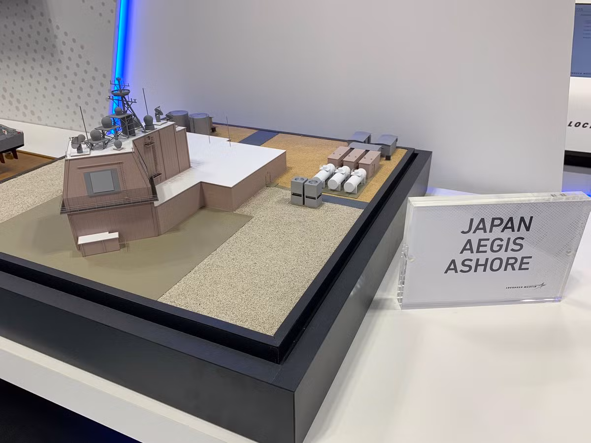 Mô hình bố trí hệ thống phòng thủ trên bộ AEGIS Ashore. Nguồn ảnh: Bmpd