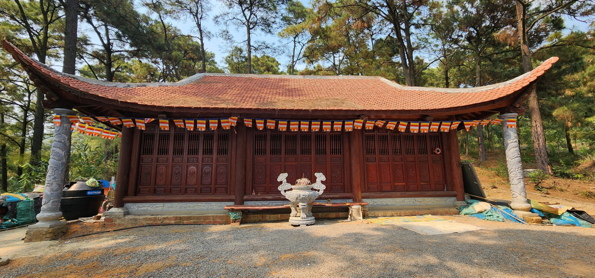 Ai xây công trình không phép ở khu di tích quốc gia chùa Lôi Âm? Ai xay cong trinh khong phep o khu di tich quoc gia chua Loi Am?