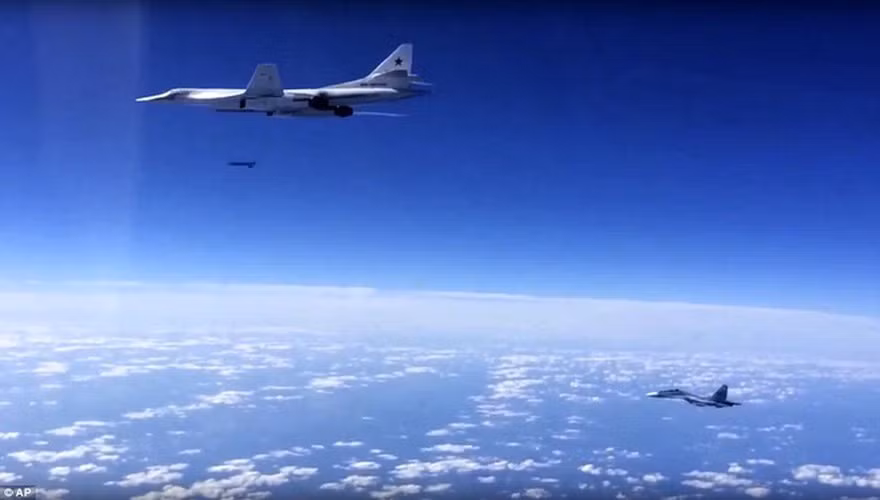 Đây rõ ràng là lời cảnh báo đanh thép được không quân Nga gửi tới phiến quân thân Thổ Nhĩ Kỳ và cả chính quyền Ankara nếu lệnh ngừng bắn tại miền Bắc Syria bị phá vỡ.