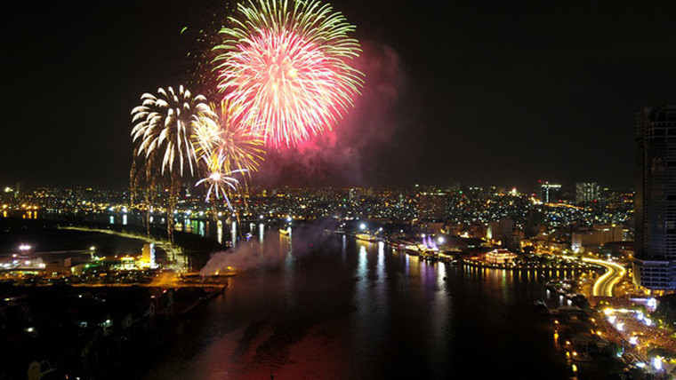 Tết Dương lịch 2019, pháo hoa được bắn tại 2 điểm ở TP HCM gồm: Khu vực đường hầm vượt sông Sài Gòn, quận 2 được bắn pháo hoa tầm cao và điểm bắn pháo hoa tầm thấp ở Công viên Văn hóa Đầm Sen (quận 11).