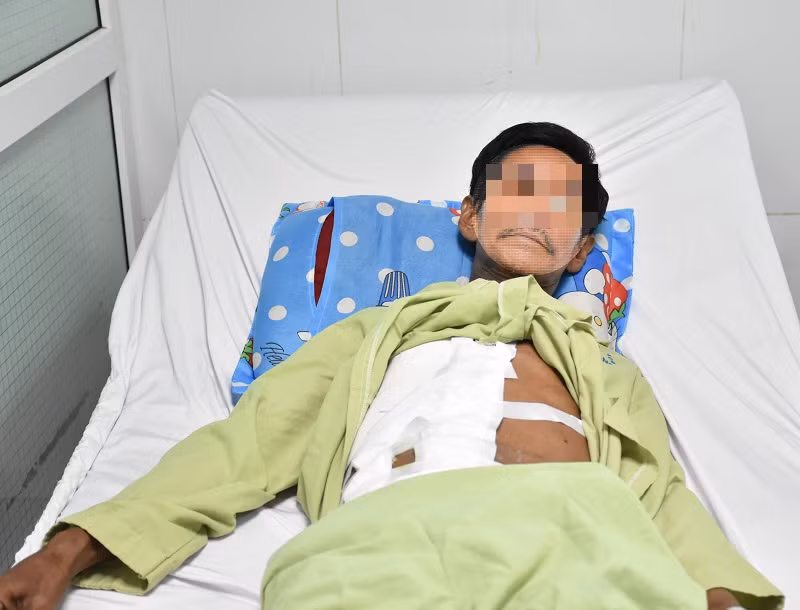 Be 4 tuoi vo tim va loat ca benh duoc cuu song ngoan muc-Hinh-4