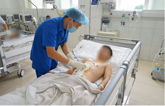 Be 4 tuoi vo tim va loat ca benh duoc cuu song ngoan muc-Hinh-5