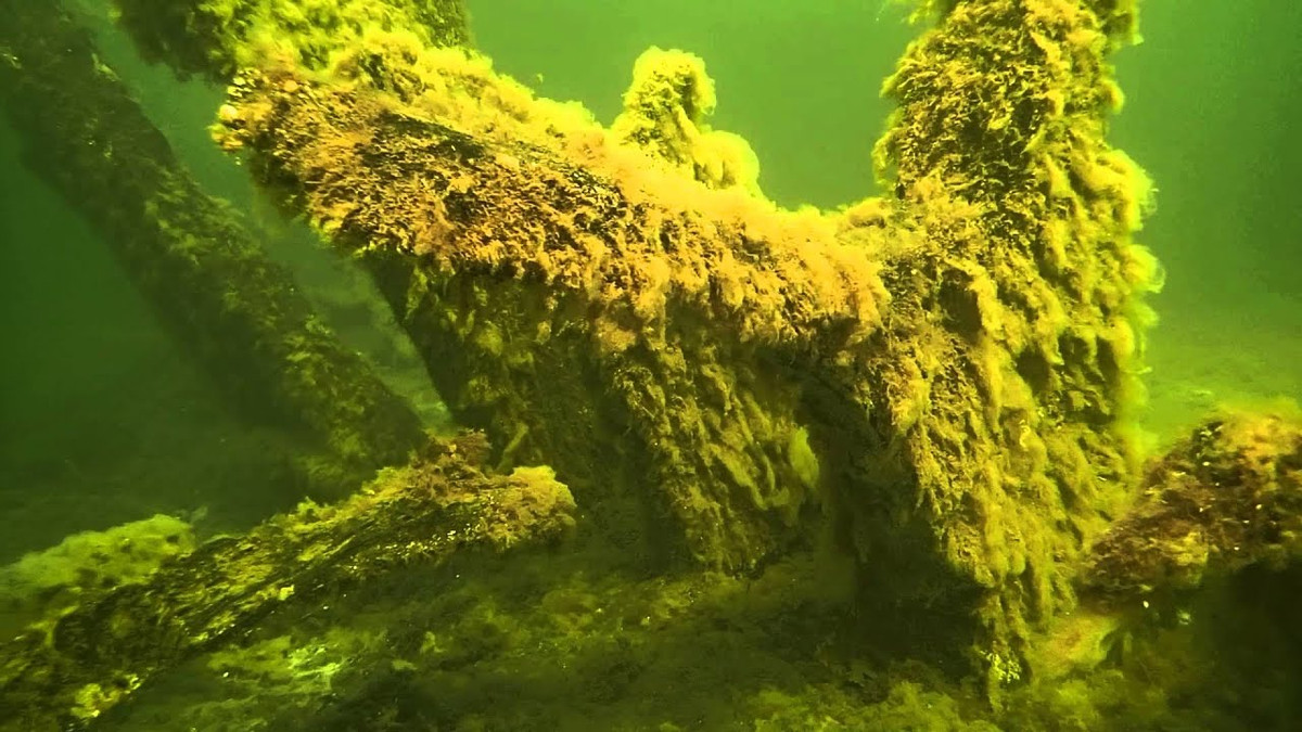 Nhà khảo cổ Warming và Rönnby đã sử dụng phép quan trắc, kỹ thuật bao gồm xâu chuỗi kỹ thuật số các bức ảnh để tạo ra một mô hình 3D chính xác của rương vũ khí. Chiếc rương vẫn nằm ở dưới nước tại vị trí xác tàu ở quần đảo ven biển gần thị trấn Ronneby của Thụy Điển.