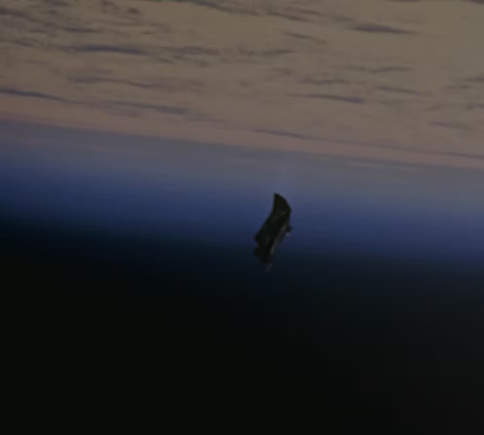 Đến những năm 1950, vệ tinh "Hiệp sĩ Đen" được nhiều chuyên gia, nhà nghiên cứu ghi nhận, theo dõi. Họ phát hiện đây chính là nguồn phát tín hiệu mà nhà khoa học Tesla đã thu được.