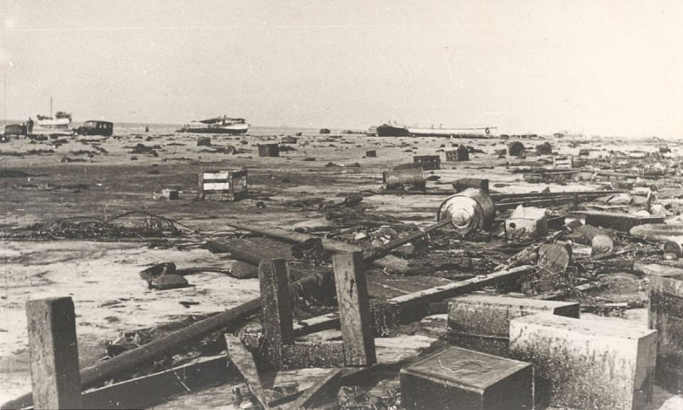 Dù không biết Hitler vì sao đưa ra mệnh lệnh ngừng tấn công liên quân Anh - Pháp ở Dunkirk nhưng sai lầm này của trùm phát xít đã trở thành cơ hội lớn cho quân Đồng minh.