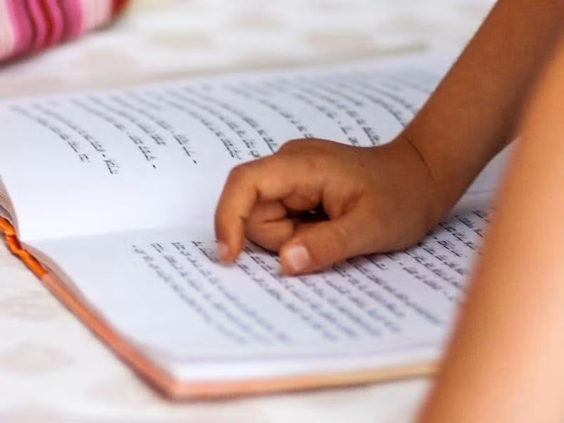 Tiếp theo, cha mẹ người Do Thái dạy con cái không ngừng học hỏi những kiến thức mới, cổ vũ, động viên trẻ tự học, tiếp nhận các kiến thức cần thiết ở cả trường học cũng như trong quá trình giao tiếp hay cuộc sống hàng ngày.