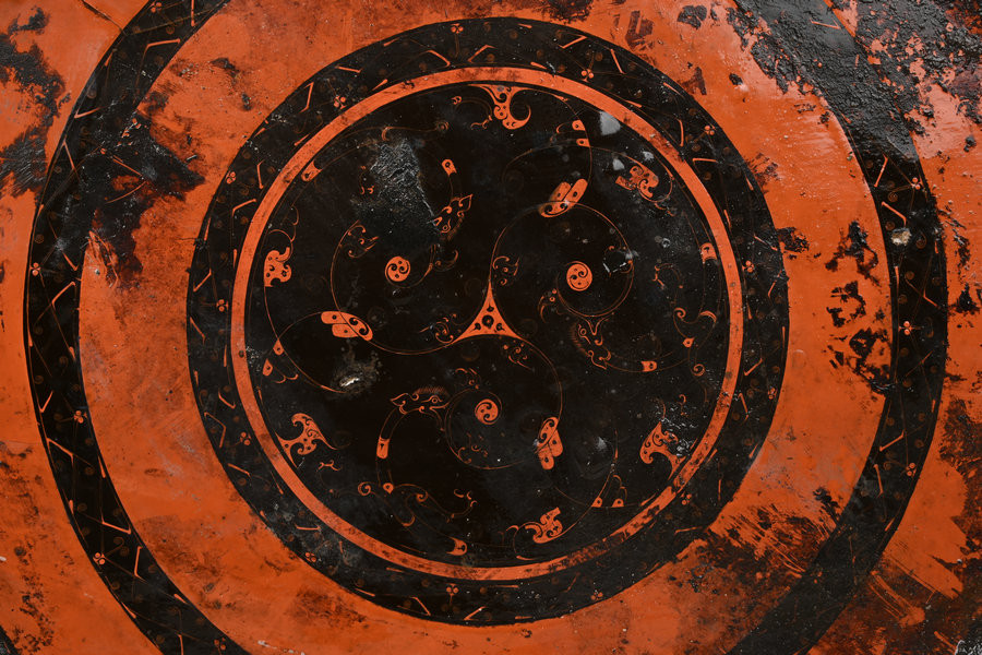 Trong quá trình bảo tồn, khai quật ngôi mộ Wuwangdun từ năm 2020, nhóm khảo cổ đã tìm thấy hơn 1.000 hiện vật quý giá như vại đồng, các đồ dùng trong nhà, đồ sơn mài, đồ gỗ, nhạc cụ, tượng...