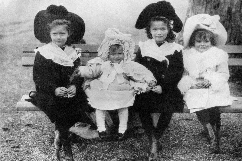 Bốn cô con gái đáng yêu, xinh đẹp của Sa hoàng Nicholas II.