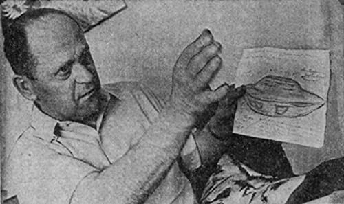 Khi tới hồ Falcon, ông Michalak bất ngờ nhìn thấy một đàn chim bay tán loạn về một hướng giống như đang sợ hãi điều gì. Tò mò không biết điều gì đang xảy ra, ông đi về phía đó và nhìn thấy hai vật thể bí ẩn nghi UFO lơ lửng trên không. Chúng phát ra ánh sáng màu đỏ. Một lúc sau, một chiếc từ từ hạ cánh xuống mặt đất trong khi chiếc còn lại vẫn ở trên không trung.