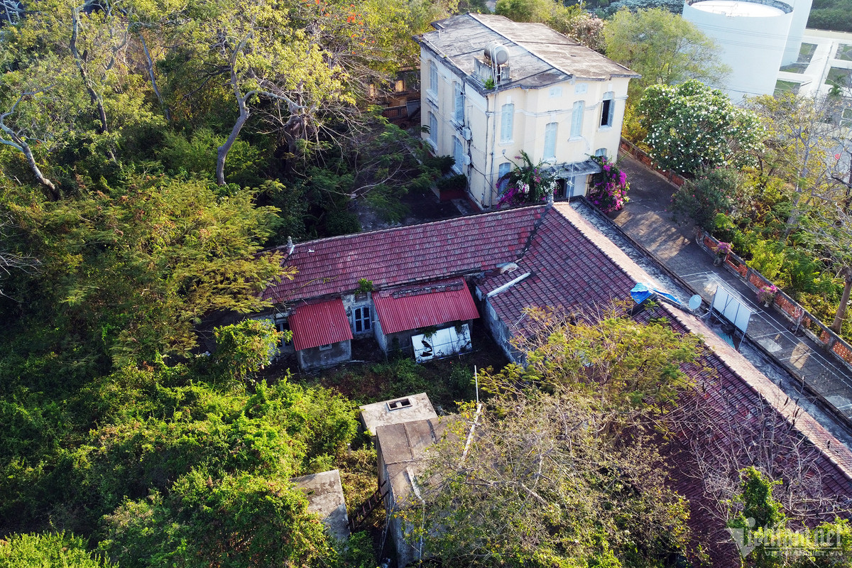 Nhiều năm qua, dự án chậm tiến độ. Bên trong vẫn còn dang dở, một số công trình xây được phần thô, rồi dừng thi công. Ngoài ra, quá trình triển khai, tại dự án xảy ra vi phạm, bị cơ quan chức năng xử phạt và đình chỉ thi công từ năm 2017 đến nay.