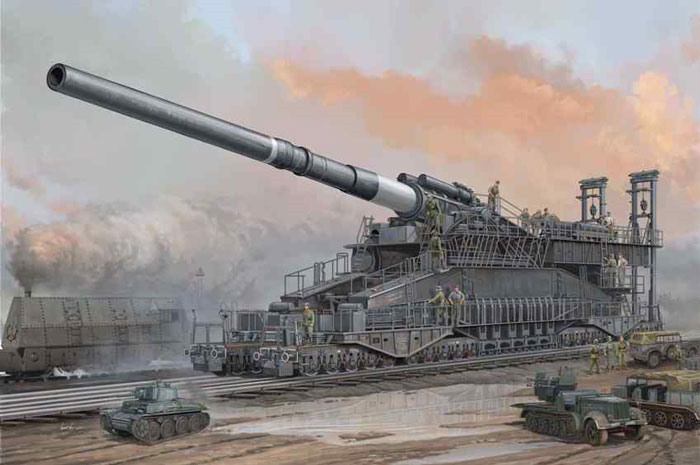 Theo các ghi chép, hệ thống đường ray dành cho việc di chuyển của pháo Schwerer Gustav cần hơn 2.500 người phụ trách. Khi tới vị trí khai hỏa, 250 người khác sẽ có nhiệm vụ lắp ráp và vận hành pháo. Thêm nữa, hai tiểu đoàn pháo cao xạ phòng không cũng được triển khai để đảm bảo an toàn cho Schwerer Gustav khỏi các cuộc không kích của quân địch.