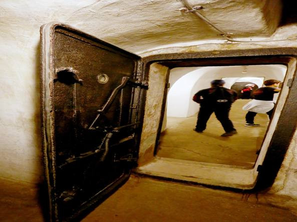 Sau khi Thế chiến 2 kết thúc, các hầm ngầm bí mật của Mussolini được giữ kín trong nhiều năm. Mãi tới năm 2006, hầm trú ẩn của trùm phát xít Italy lần đầu tiên được mở cửa cho công chúng vào tham quan.