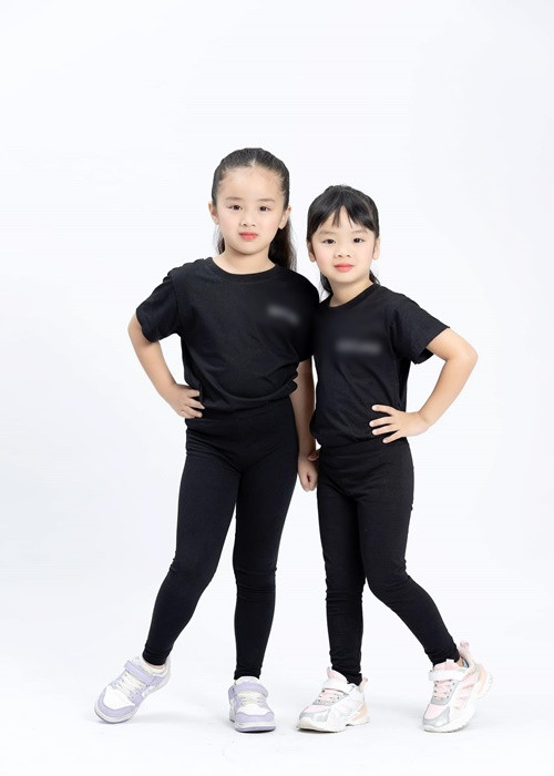 Bé Gà Gà và Cún Cún tự tin làm người mẫu nhí.