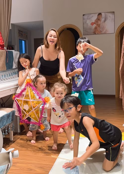 Top 10 Hoa hậu Việt Nam 2008 Diễm Châu làm thụ tinh ống nghiệm để đảm bảo cặp song sinh lai Tây ra đời xinh đẹp, chỉ số IQ cao, sàng lọc được giới tính, bệnh trạng.