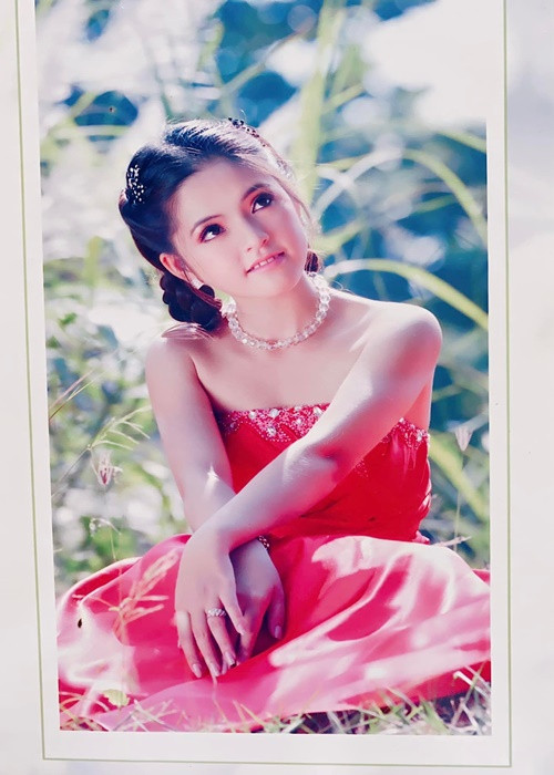 Nhan sắc trẻ trung, ngọt ngào của vợ Phương Điền ngày lên xe hoa.