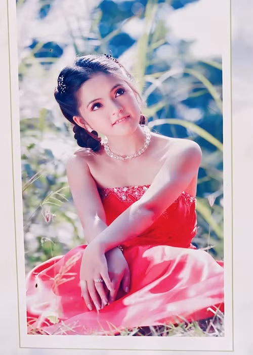 Nhan sắc trẻ trung, ngọt ngào của vợ Phương Điền ngày lên xe hoa.