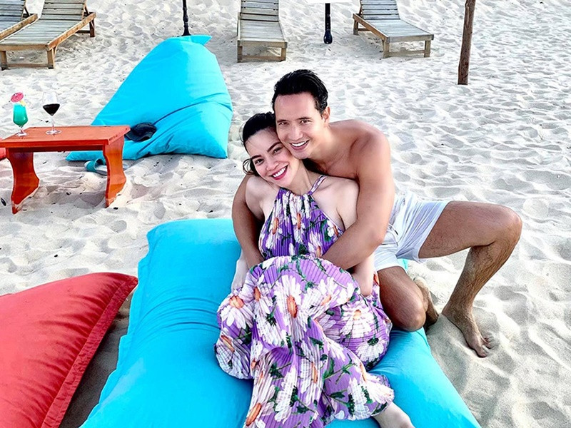 Dù sợ hôn nhân nhưng Hồ Ngọc Hà vẫn chọn kết hôn với Kim Lý vào đầu năm 2020. Cũng trong năm 2020, nữ ca sĩ mang bầu song sinh một trai, một gái. Hà Hồ chia sẻ, quãng thời gian thai kỳ, cô trở nên rất nóng tính khiến Kim Lý phải đau đầu vì vợ.