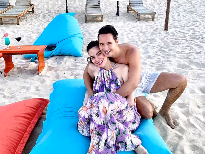 Dù sợ hôn nhân nhưng Hồ Ngọc Hà vẫn chọn kết hôn với Kim Lý vào đầu năm 2020. Cũng trong năm 2020, nữ ca sĩ mang bầu song sinh một trai, một gái. Hà Hồ chia sẻ, quãng thời gian thai kỳ, cô trở nên rất nóng tính khiến Kim Lý phải đau đầu vì vợ.