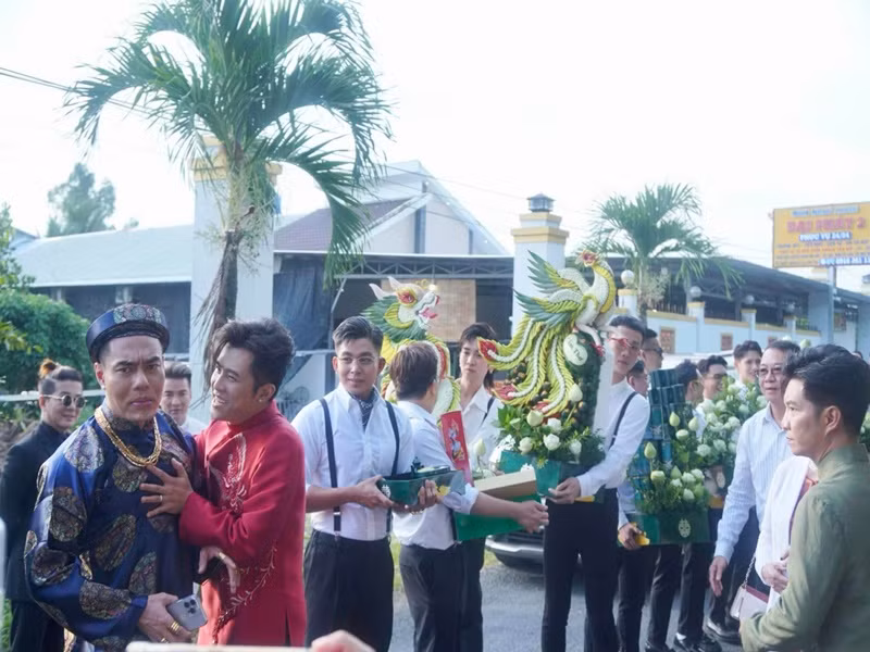 Lê Dương Bảo Lâm chia sẻ loạt ảnh, clip đám cưới đậm chất miền Tây của Gin Tuấn Kiệt. Ảnh: FBNV.