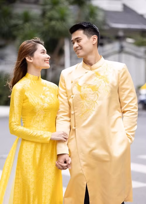 Khi tròn hai tháng về chung một nhà, Thùy Dung tâm sự về cuộc sống hôn nhân: "Đi đâu làm gì cũng có hai mình. Có hai bố hai mẹ nên làm gì cũng nghĩ đến hai gia đình. Giận nhau hai lần, mỗi lần hai ngày. Chỉ xa nhau đúng một ngày (lúc yêu là xa 2-3 tuần mới được gặp một lần). Đánh răng rửa mặt xong nhìn vào gương thấy hai đứa ngày càng giống nhau".