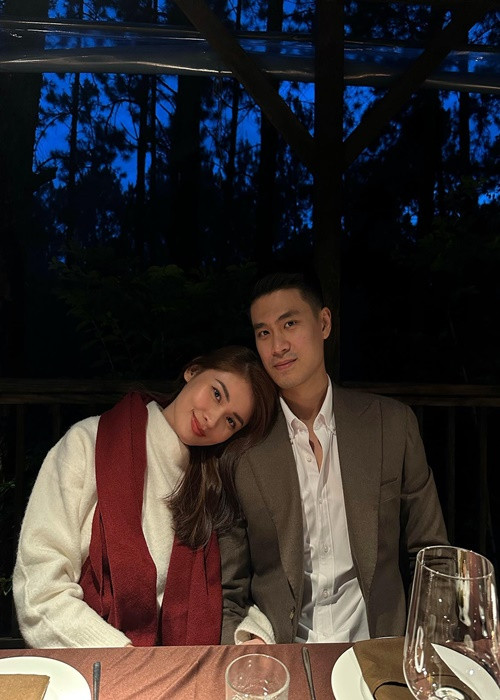 Trong cuộc phỏng vấn với Dân Trí hồi tháng 7/2023, Thùy Dung cho biết, cuộc sống hôn nhân vẫn chưa có gì khác so với lúc yêu nhau.