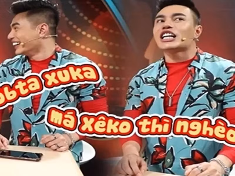 Diễn viên Lê Dương Bảo Lâm từng gây tranh cãi khi chế nhạc trong trong chương trình Sàn đấu ca từ. Đoạn chế có nội dung: “Má Xeko thì nghèo, má Chaien thì giàu còn Nobita luôn ăn hiếp bạn bè. Nobita thầm yêu Xuka, hái hoa hồng tặng cho Chaien. Nếu Chaien bằng lòng lấy Nobita làm chồng, thì Nobito chào đời”. VTV24 nhận xét phần lời chế này vô nghĩa, phá nát tuổi thơ của khán giả yêu thích truyện tranh Doremon. Ảnh: Arttimes.