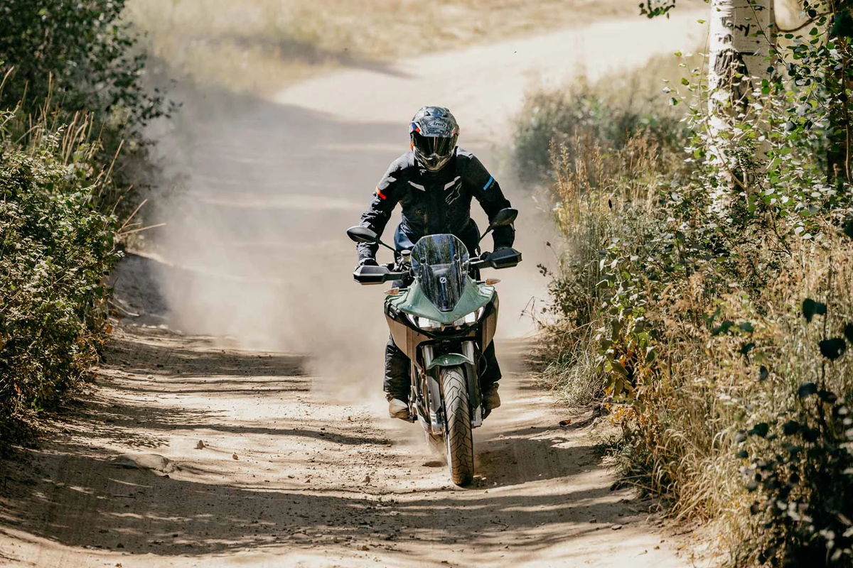 8. Zero DSR/X (phạm vi hoạt động 215 km/sạc).