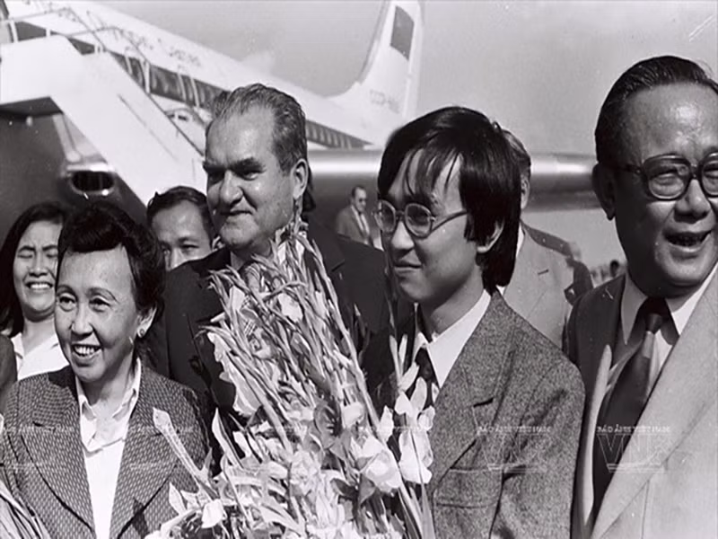 NSND Đặng Thái Sơn đoạt Giải nhất Cuộc thi piano quốc tế Frédéric Chopin lần thứ X (tháng 10/1980) ở Warszawa (Ba Lan). Theo Công An Nhân Dân Online, ông là người châu Á đầu tiên đoạt giải thưởng danh giá này. Ảnh: Công An Nhân Dân Online.