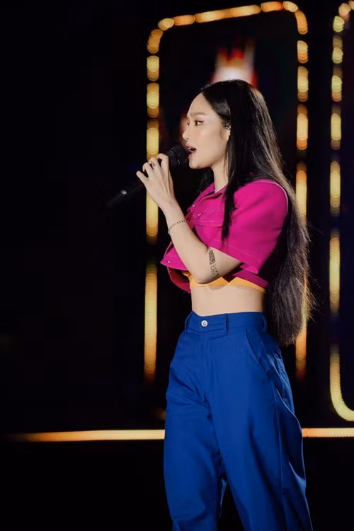 Năm 2019, Miu Lê đưa chuyện tình vào sản phẩm âm nhạc mới. Khi thông báo về việc này, bạn trai cũ của Miu Lê không phản đối. Theo Miu Lê, cô và tình cũ giữ quan hệ bình thường, xem chuyện tình đã qua là những kỷ niệm đẹp. Ảnh: FBNV.