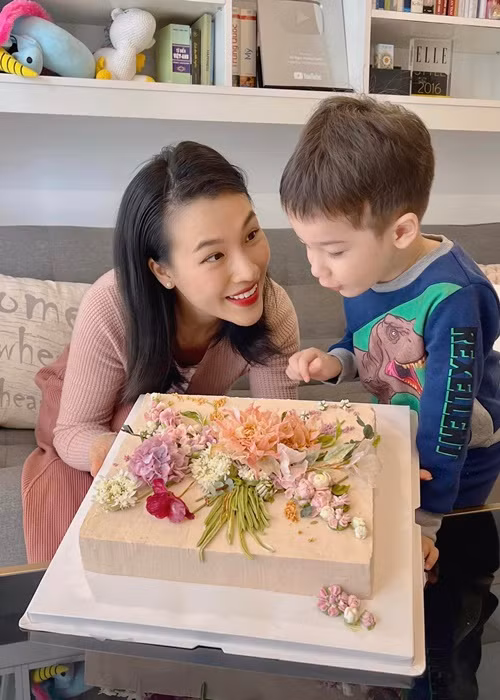 Con trai của Hoàng Oanh và Jack kháu khỉnh, sống tình cảm. Ảnh: FBNV.