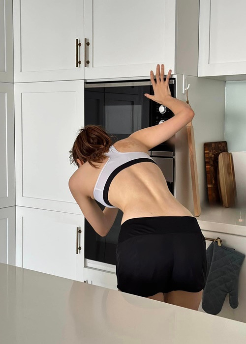 Nhiều người mê mẩn vòng eo của Kỳ Duyên. Được biết, vài năm trở lại đây, nàng hậu sở hữu vòng hai 59 cm.