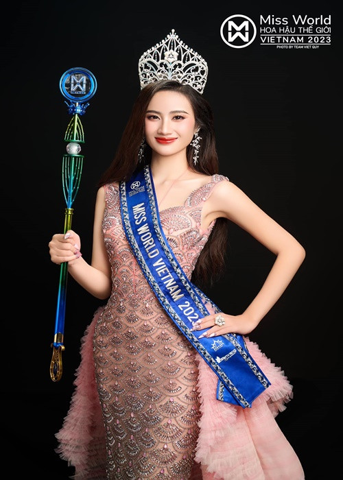 Cuối tháng 7, Ý Nhi đăng quang Miss World Vietnam 2023 - Hoa hậu Thế giới Việt Nam 2023. Sau đêm chung kết, người đẹp liên tục có phát ngôn gây tranh cãi. Ảnh: Miss World Vietnam.