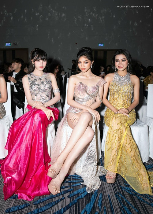 Nàng hậu mặc gợi cảm tại một sự kiện gần đây. Ảnh: FBNV.