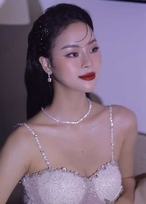 Đào Thị Hiền tỏ ra thận trọng về phát ngôn sau ồn ào. Ảnh: FBNV.