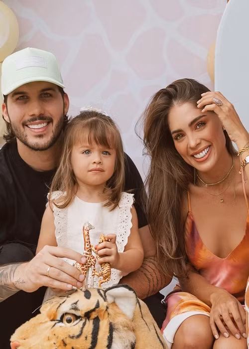 Người đẹp Colombia khoe không ít hình ảnh tổ ấm hạnh phúc trên trang cá nhân. Ảnh: FBNV.