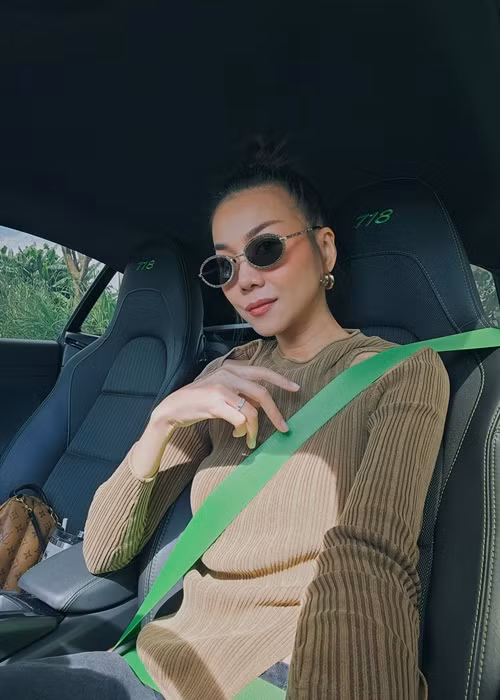 Nữ người mẫu khoe nấu ăn cho nửa kia rồi mới đi làm. Ảnh: FBNV.