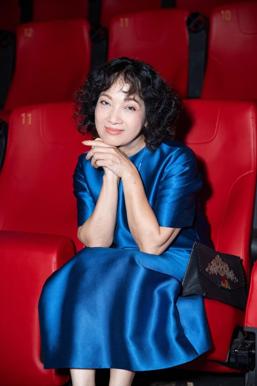 Ở tuổi 60, nữ nghệ sĩ vẫn trẻ trung. Ảnh: FBNV.