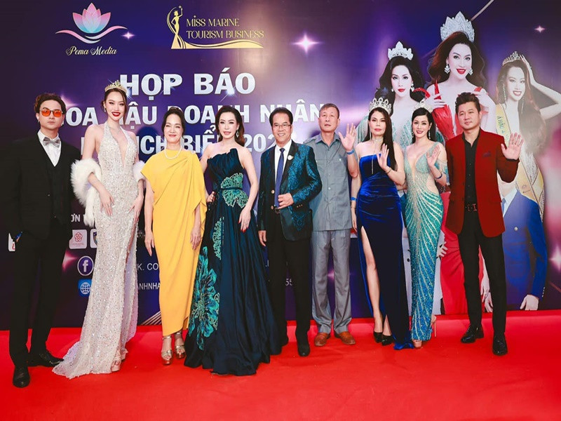 Lê Khanh còn làm giám khảo các cuộc thi nhan sắc. Ảnh: FBNV.